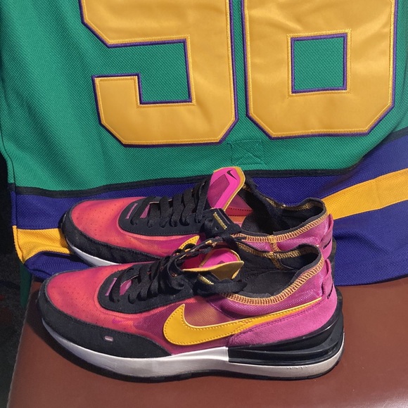 Waffle One ‘Active Fuchsia’ . SZ 10.5 - Picture 2 of 4